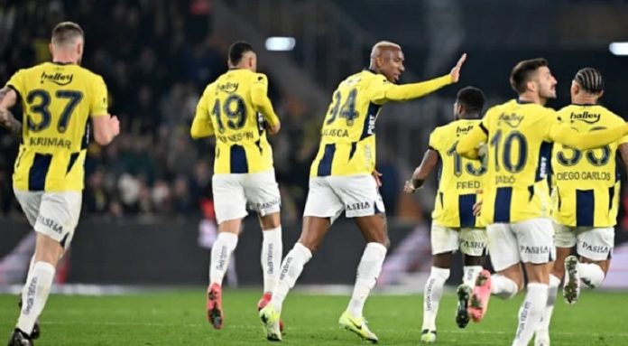 Fenerbahçe’nin yeni UEFA listesi. 2’si yeni transfer, 3 değişiklik