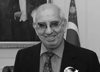 Osmanlı ve modern Türkiye tarihinin önde gelen isimlerinden Profesör Feroz Ahmad hayatını kaybetti.