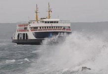 İBB Şehir Hatları, elverişsiz hava koşulları nedeniyle bütün seferlerin durdurulduğunu açıkladı.