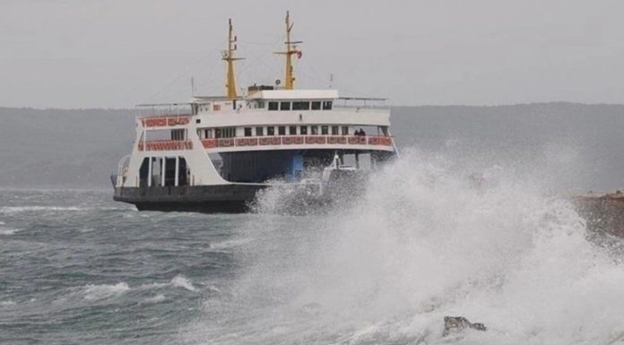 İBB Şehir Hatları, elverişsiz hava koşulları nedeniyle bütün seferlerin durdurulduğunu açıkladı.