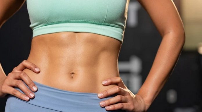 Yeni trend, uyumadan önce göbek deliğini bantlama. Peki, faydası var mı?