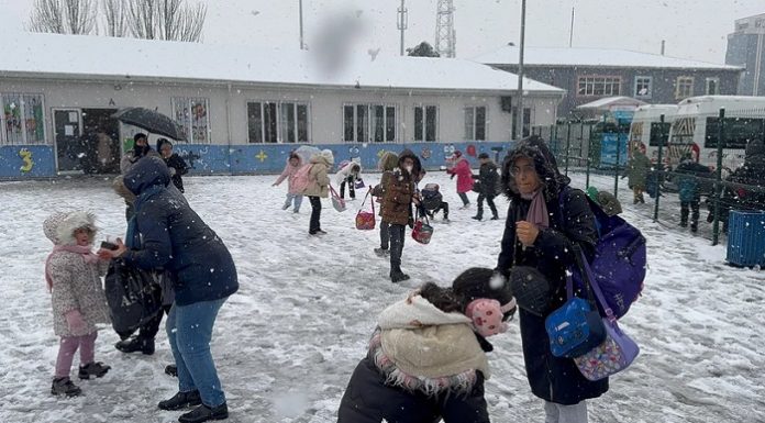 Eğitime kar engeli, Çok sayıda il ve ilçede eğitime ara verildi