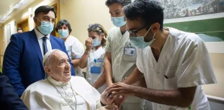 Papa’nın sağlık durumu kritik: Oksijen tedavisi alıyor. Papa, liderliğini sürdüremezse Vatikan’ı ne bekliyor?