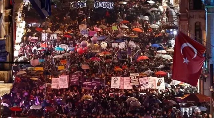 İstiklal, kadınlara yasak!