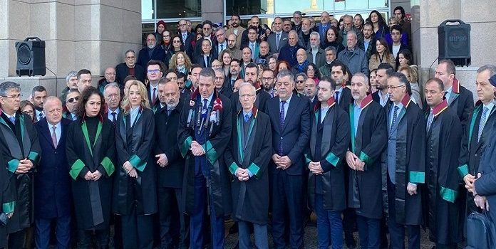 İstanbul Barosu yöneticilerinin görevlerine son verildi