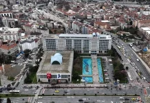 İstanbul’da Saraçhane’ye çıkan birçok yol trafiğe kapatıldı.