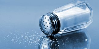 Tuz oranı yüksek bir beslenme ciddi riskler barındırır. Ancak, çok az tuz tüketmek de çeşitli sağlık sorunlarına yol açabilir.