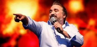 🎥”Sen bilmez misin devrimciler korkmaz”. ‘Kuzeyin Oğlu’nun sahnedeki son konuşması ve hayatını kaybettiği o anlar…