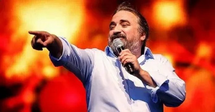 🎥”Sen bilmez misin devrimciler korkmaz”. ‘Kuzeyin Oğlu’nun sahnedeki son konuşması ve hayatını kaybettiği o anlar…