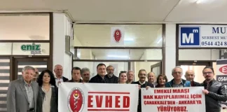 Emekli veterinerlerin ‘Hak Arama’ sloganıyla Çanakkale’den Ankara’ya yürürüyüşü başladı.