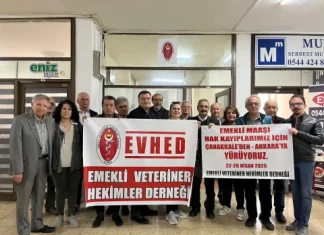 Emekli veterinerlerin ‘Hak Arama’ sloganıyla Çanakkale’den Ankara’ya yürürüyüşü başladı.