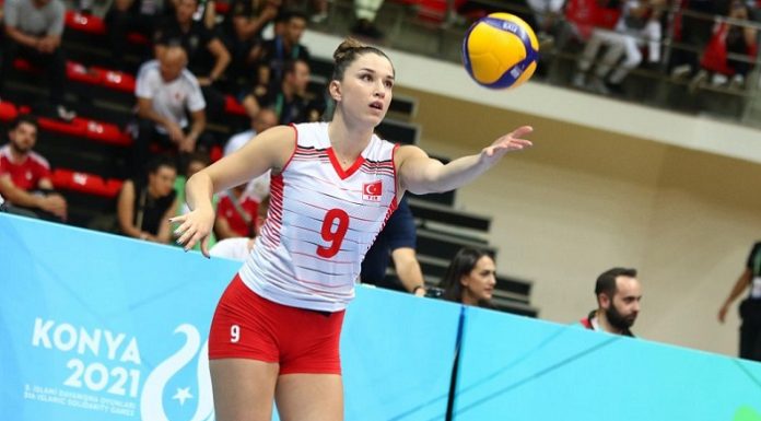 Milli voleybolcudan GSM operatörlerine sert tepki: ‘Yüzlerce, binlerce TL ödediğimiz operatör şirketleri yine bir afet anında çuvalladı’