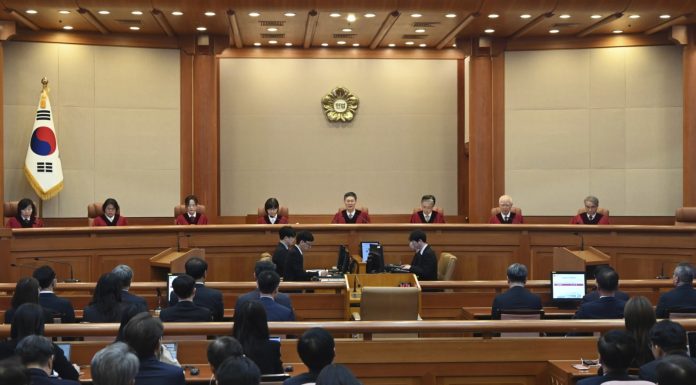 Güney Kore Devlet Başkanı görevden alındı.