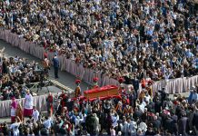 “Halkın Papası”na veda…