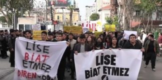 Yapılan protestoların ardından resen öğretmen atamaları durduruldu.