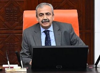 Sırrı Süreyya Önder kalp krizi geçirdi!