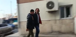Gazeteciler Murat Ağırel ve Timur Soykan gözaltına alındı. Evlerinde arama yapıldı.