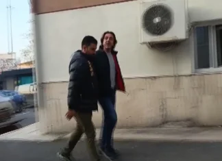 Gazeteciler Murat Ağırel ve Timur Soykan gözaltına alındı. Evlerinde arama yapıldı.