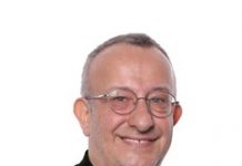 Sanatçı Naşit Özcan hayatını kaybetti.