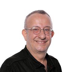 Sanatçı Naşit Özcan hayatını kaybetti.