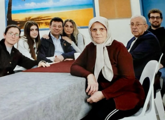 İmamoğlu’ndan cezaevinden ilk fotoğraf