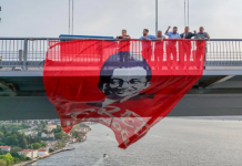 🎥Savcılık yasaklamıştı. CHP’li vekillerden köprüde eylem. 15 Temmuz Şehitler Köprüsü’ne ‘Free İmamoğlu’ pankartı astılar!