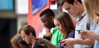 Kaygı ve depresyon yaşayan gençler sosyal medyada daha fazla zaman geçiriyor