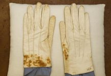 Lincoln’ün kanlı eldivenleri 1.2 milyon dolara satışa çıktı