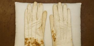 Lincoln’ün kanlı eldivenleri 1.2 milyon dolara satışa çıktı