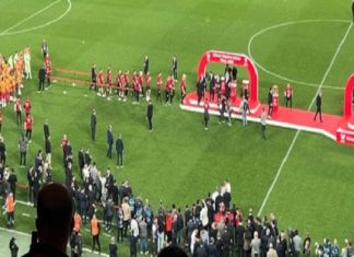 Kupa töreninde tepkiler; TFF Başkanı Hacıosmanoğlu protesto edildi, Tarbzonspor, madalya almaya çıkmadı