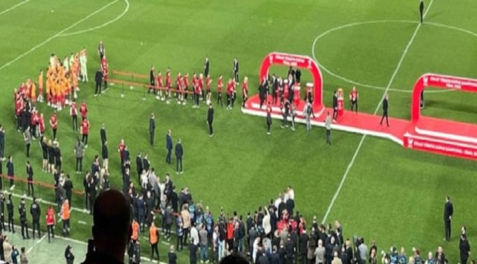 Kupa töreninde tepkiler; TFF Başkanı Hacıosmanoğlu protesto edildi, Tarbzonspor, madalya almaya çıkmadı