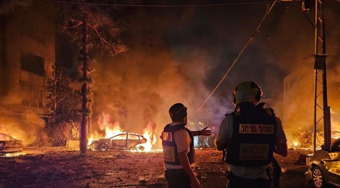 İsrail saldırdı İran yanıtladı;Hayfa yangın yerine döndü!