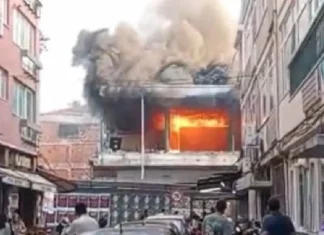 Kadıköy’de Rexx sineması yanıyor!