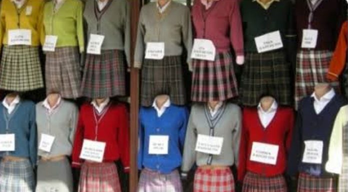 Milli Eğitim Bakanı Yusuf Tekin; her okulun kendi kıyafetini tanımlayacaklarını belirtti.