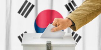 Güney Kore görevden alınan devlet başkanı yerine seçim yapılıyor. Liberal aday önde.