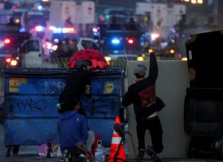 Yasa dışı göçmenlere yönelik baskı ve baskınlar Los Angeles’ı karıştırdı. Başkan Trump, Ulusal Muhafızlar’ı göreve çağırdı.