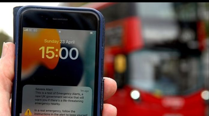 İngiltere’de hükümet savaş uyarısı yaptı; acil durum alarm sistemi devreye sokuldu.