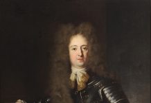 Selfie çekilmek isterken 300 yıllık tabloyu yırttı!