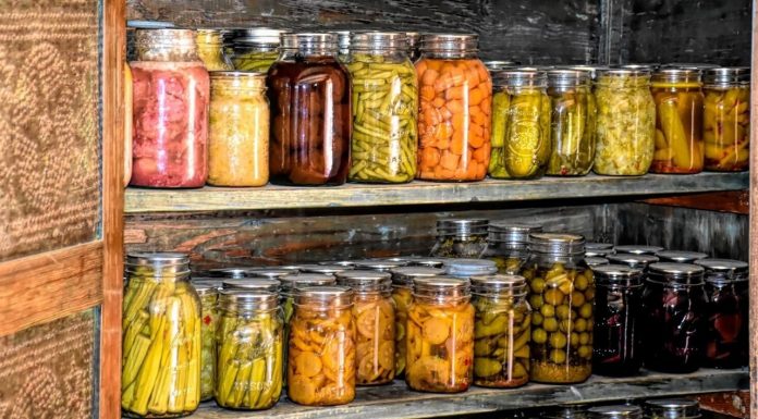 Konserve aklandı; konserve veya siyah fasulye tüketmenin yüksek kolesterolü yenmenin anahtarı olabileceği belirtiliyor.