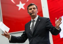 Manisa Büyükşehir Belediye Başkanı Ferdi Zeyrek’e elektrik çarptı. Durumu ağır