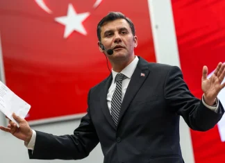 Manisa Büyükşehir Belediye Başkanı Ferdi Zeyrek’e elektrik çarptı. Durumu ağır