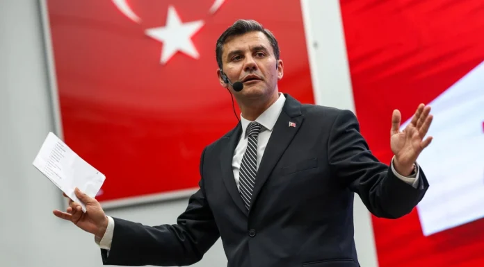 Manisa Büyükşehir Belediye Başkanı Ferdi Zeyrek’e elektrik çarptı. Durumu ağır