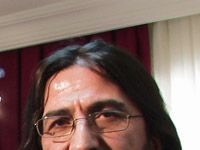 Akciğer kanseri tedavisi gören yazar Nihat Genç yoğun bakıma alınarak entübe edildi.