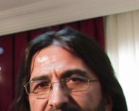 Akciğer kanseri tedavisi gören yazar Nihat Genç yoğun bakıma alınarak entübe edildi.