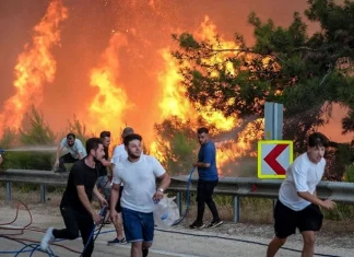 Türkiye yanıyor! Bursa’da 3 mahalle boşaltıldı. Bir itfaiye eri kalp krizi geçirerek hayatını kaybetti.