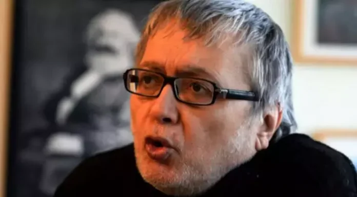 Gazeteci Hikmet Çetinkaya hayatını kaybetti.