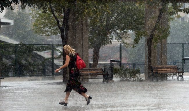 İstanbullulara ‘hava ikramiyesi’ : 2 gün yağmur!