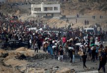 “Yardım uman aç Filistinlilere defalarca ateş ettiler.”