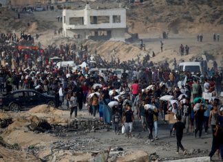 “Yardım uman aç Filistinlilere defalarca ateş ettiler.”