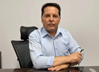 Ahmet Özer, terör örgütüne üye olma suçundan tahliye edildi. Özer’in yolsuzluk suçlamasıyla tutukluluk hali devam edecek.